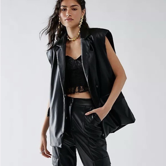 Free People Native Youth Vegan Leather Vest. NWT. Black - Picture 5 of 6